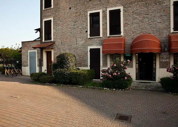 Del Re Sole Panzió Ferrara